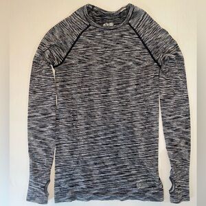 Women’s Long-Sleeve Performance Shirt